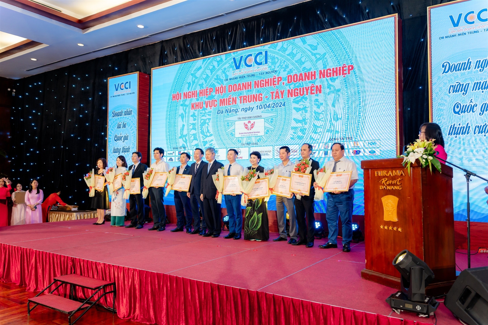 Công ty Cổ phần Long Thọ nhận bằng khen từ tổ chức VCCI